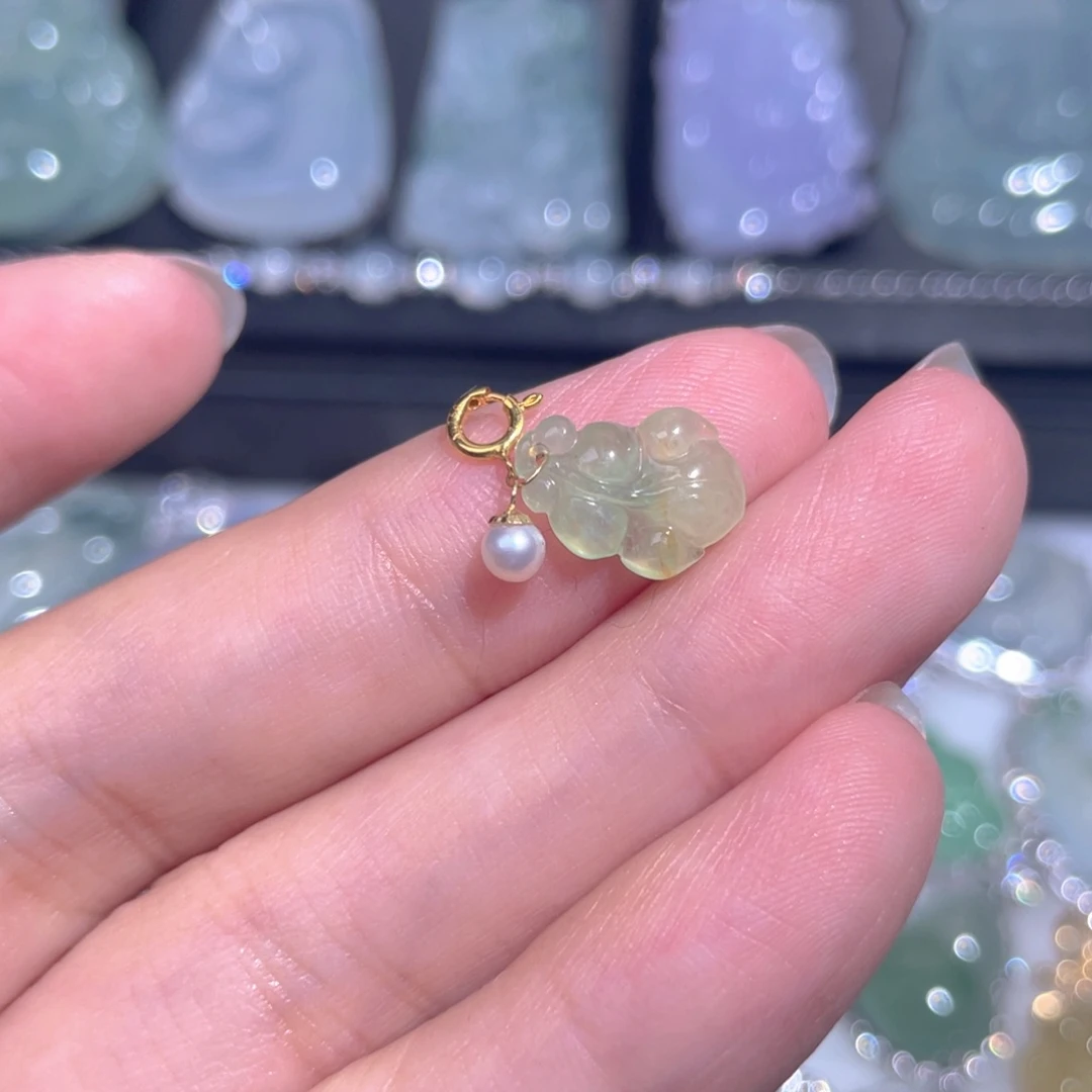 颈饰18K金镶嵌翡翠翡翠