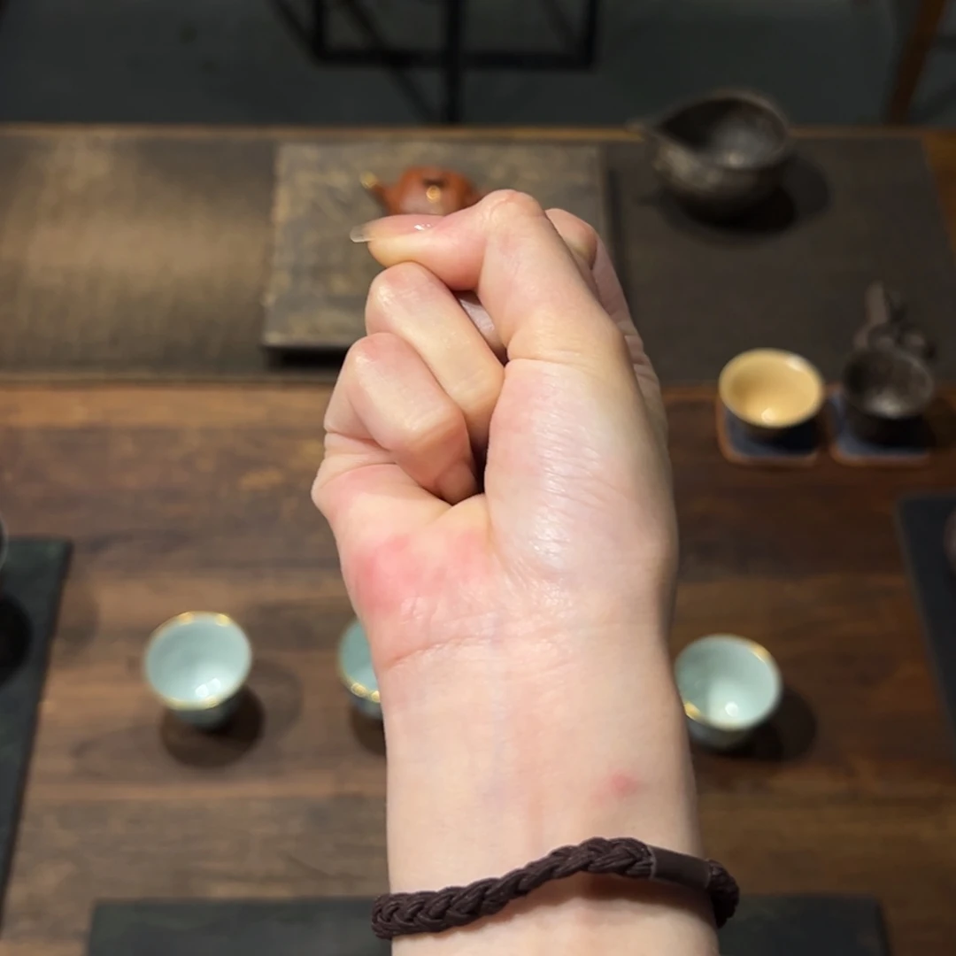 政*量陶瓷。     陶瓷。