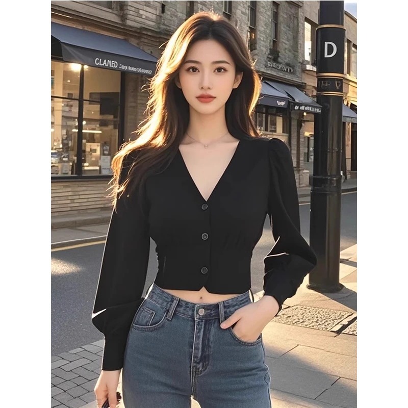设计感超好看甜辣妹收腰短款上衣春季独特别致黑色v领长袖衬衫女