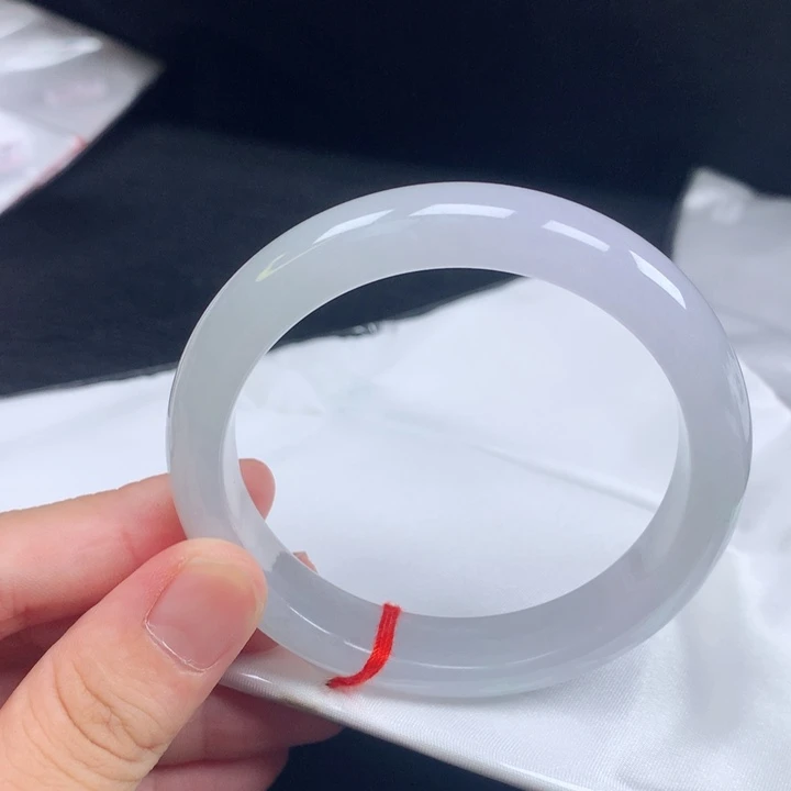 一***子翡翠手镯未镶嵌。。