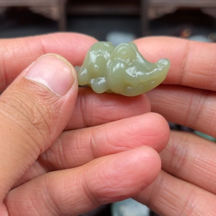 和田玉吊坠未镶嵌