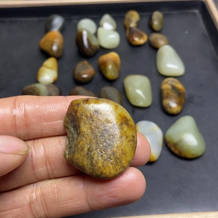 美***然和田玉（糖玉）未镶嵌珠宝奇石