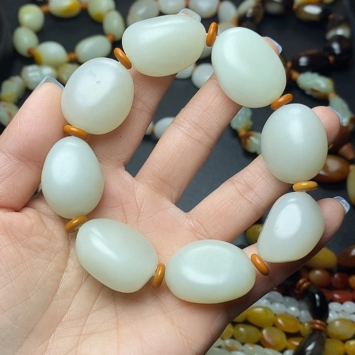 永***装和田玉未镶嵌手链