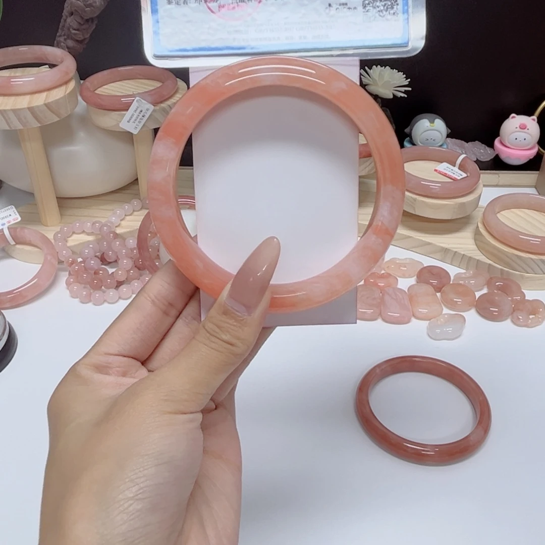 未镶嵌手镯石英质玉<****>