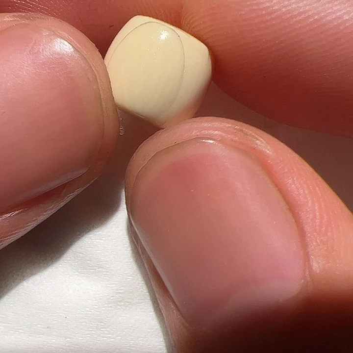 玻璃颈饰你在一起的