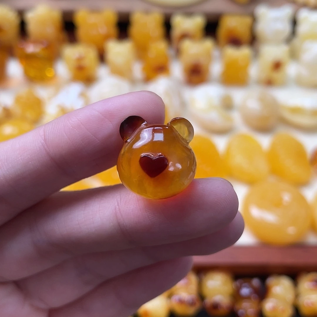 琥珀珠宝奇石未镶嵌