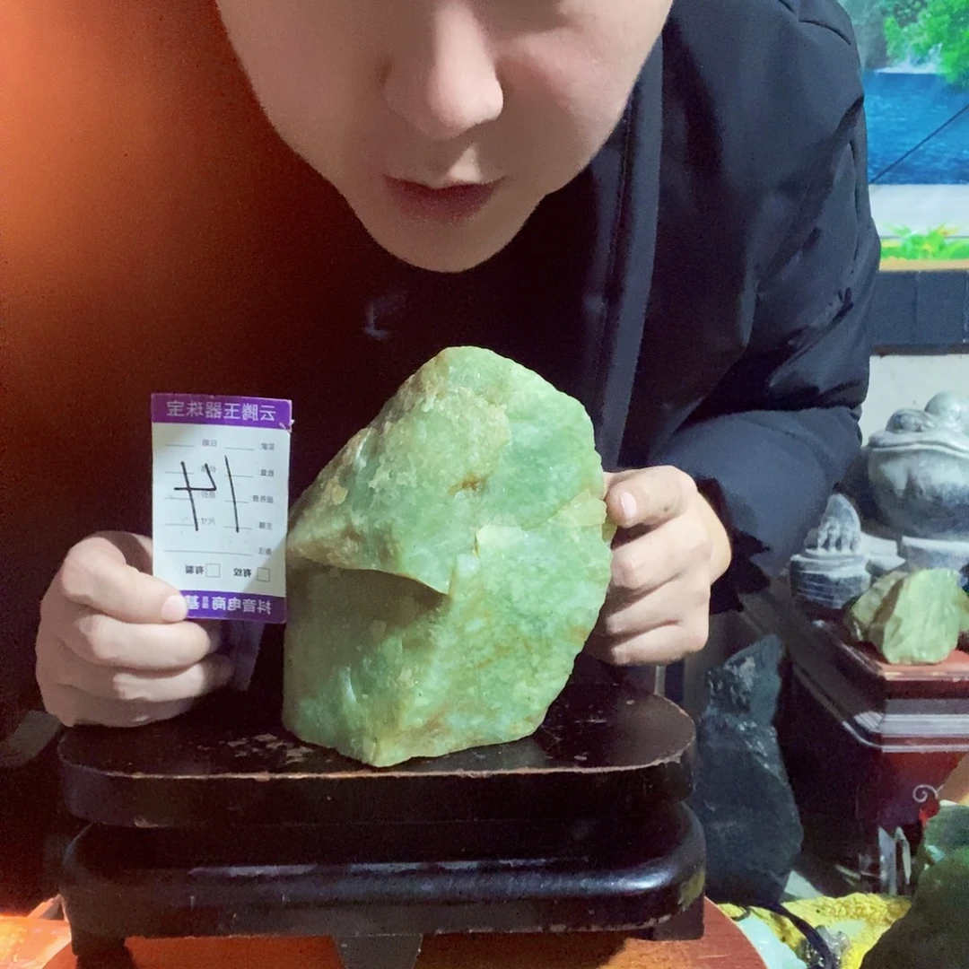 蛇纹石玉未镶嵌珠宝半成品