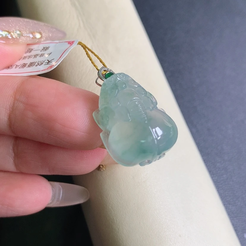 【闪购商品】翡翠颈饰18K金镶嵌貔貅