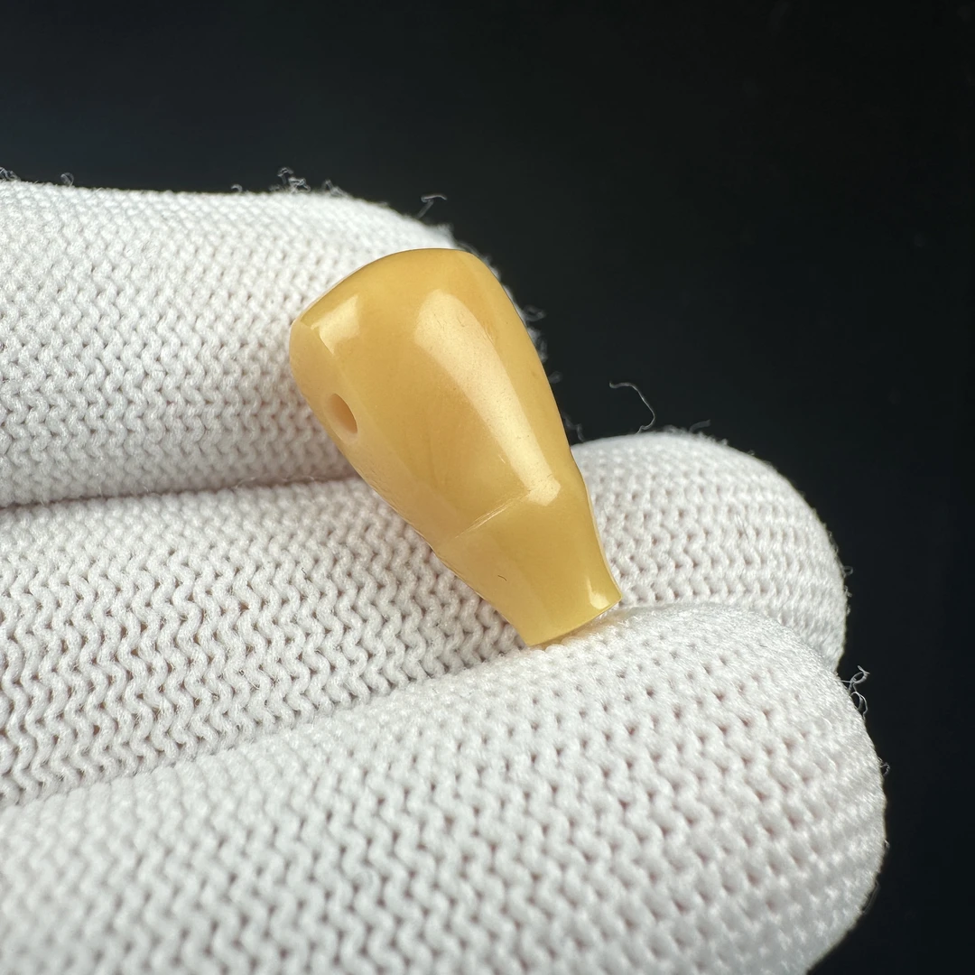 Z1503天然原矿蜜蜡 老蜡妖花三通 10.5*19.8mm 150克价