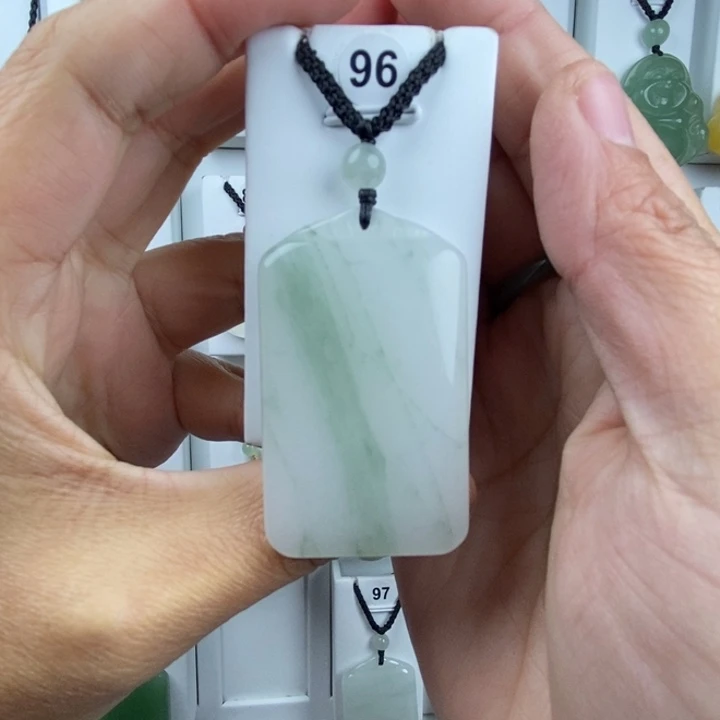 石英质玉未镶嵌颈饰