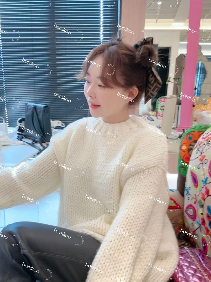 【BORAKOO】白色拼接领口针织毛衣