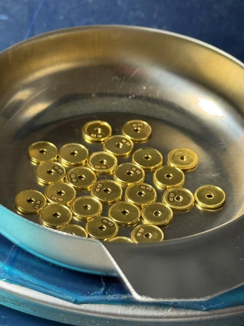 足金999，足金配饰，重5.98克