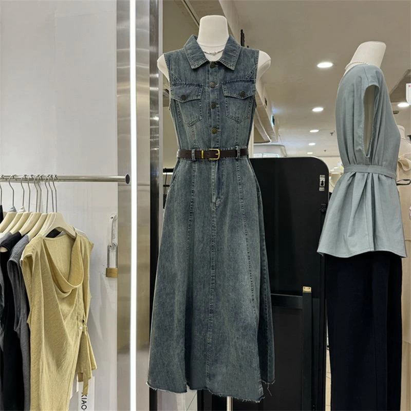 老钱风翻领收腰牛仔连衣裙女夏季2025新款气质毛边显瘦过膝长裙子