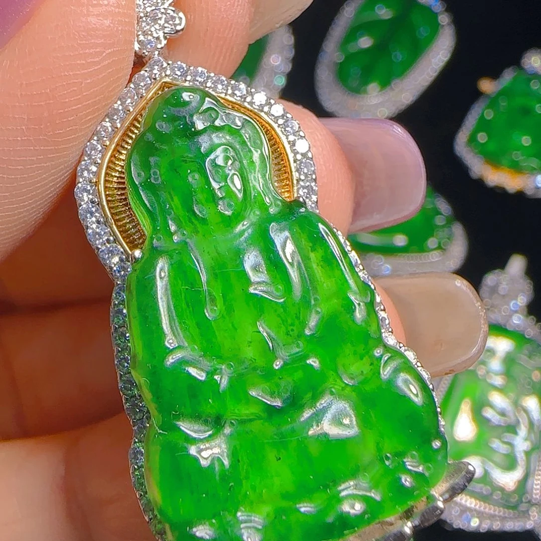 翡翠吊坠(赠链)未镶嵌