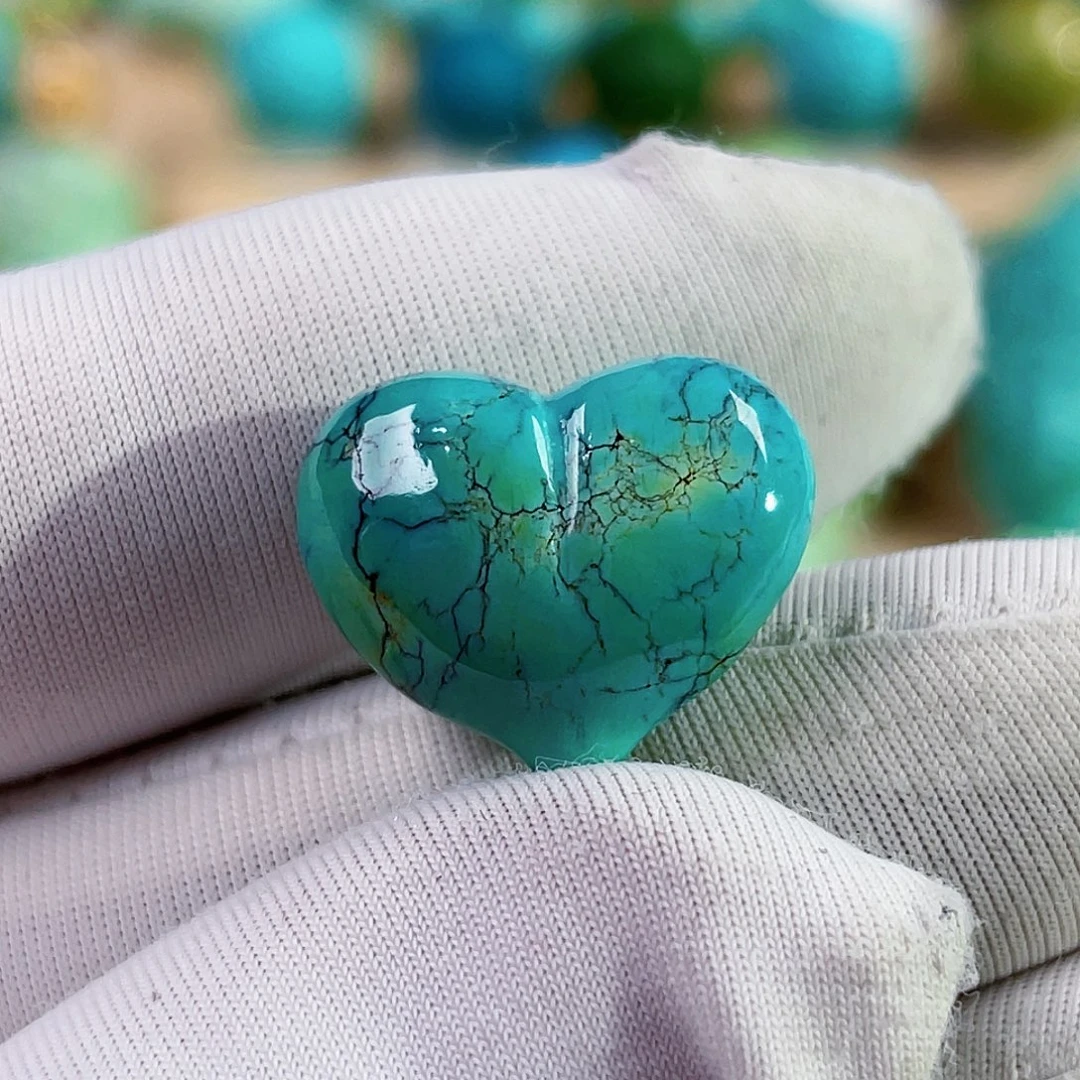 绿松石未镶嵌珠宝奇石