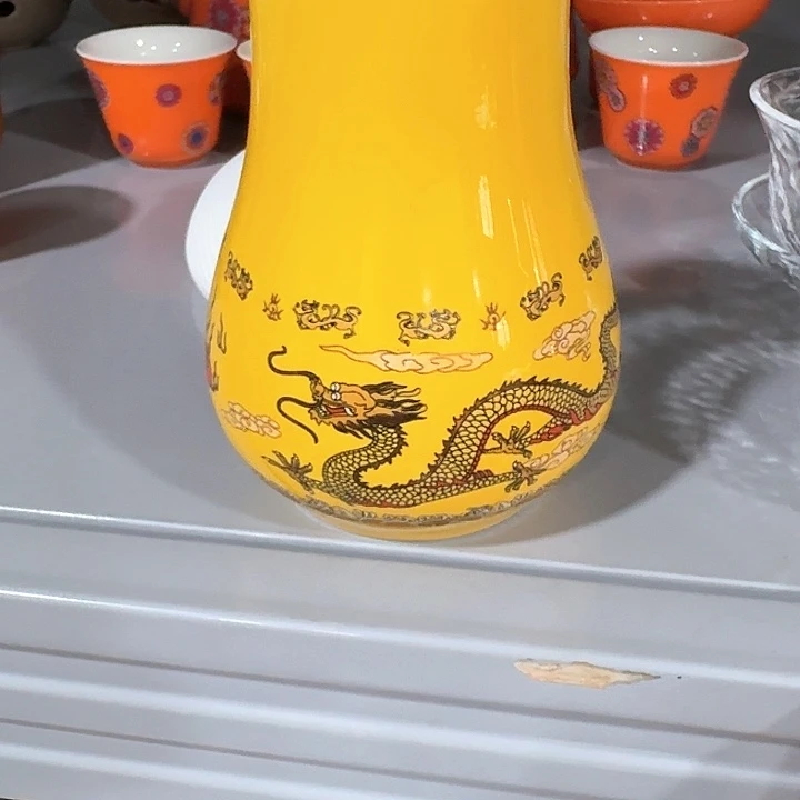 主人杯一个，瓷。。品茗