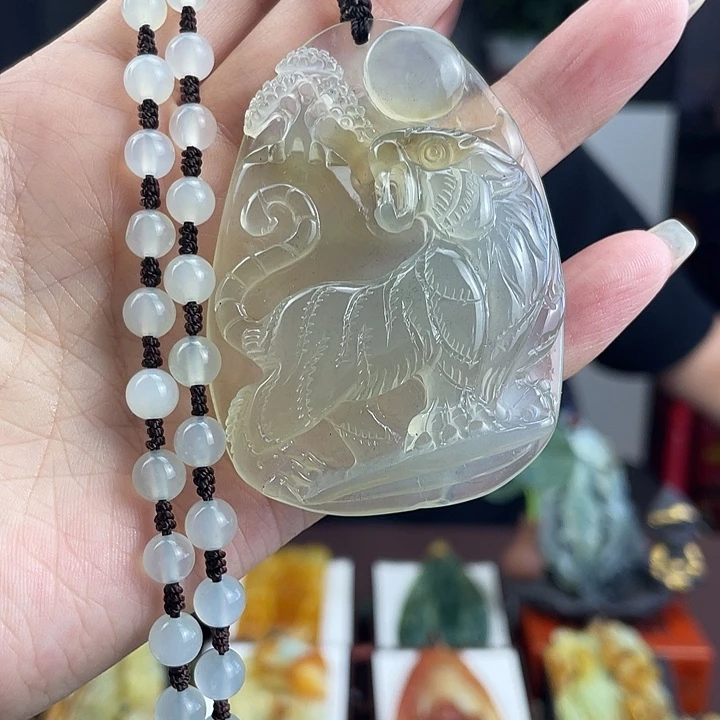 未镶嵌蛇纹石玉颈饰