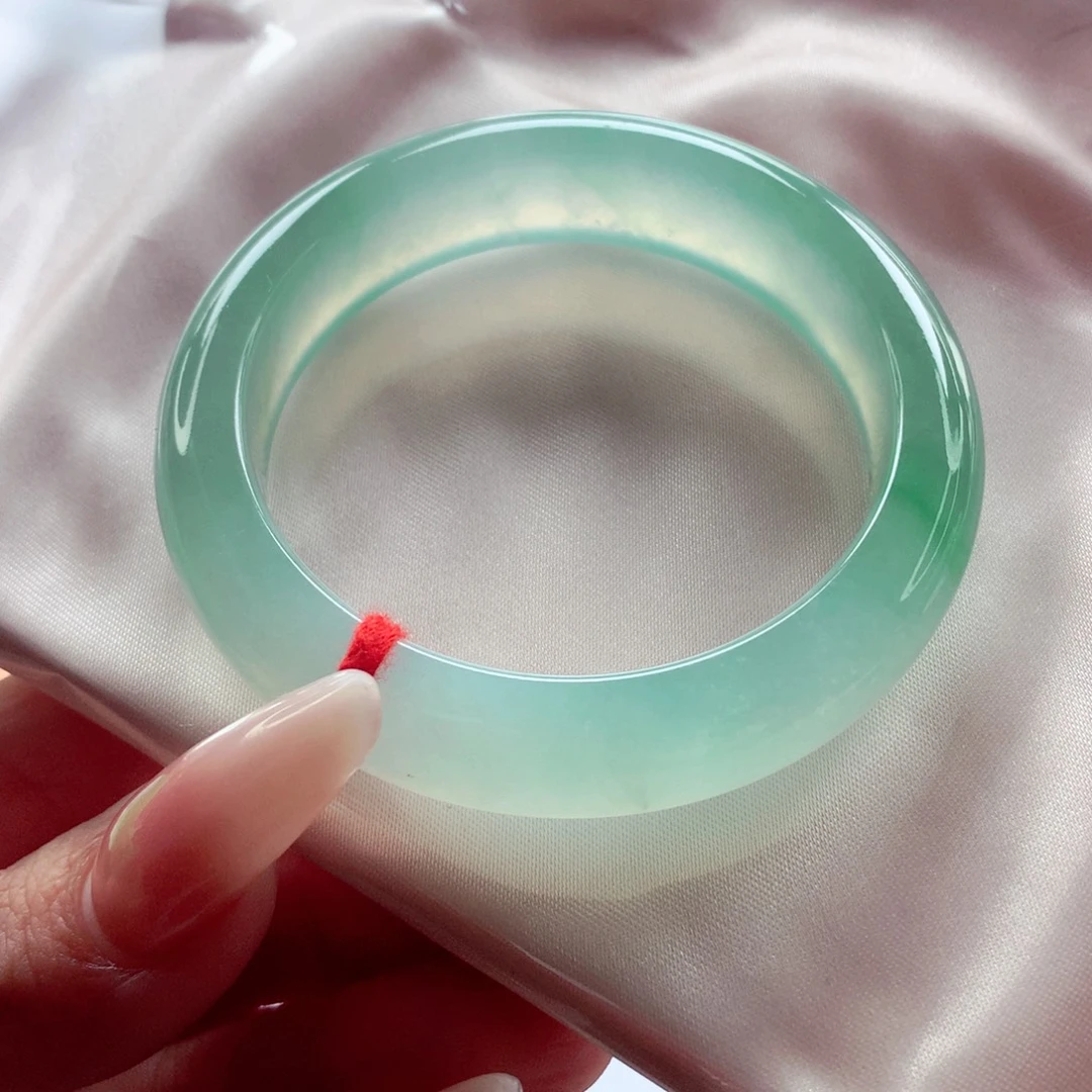 翡翠未镶嵌手镯52.1炸光冰绿宽版飘金丝绿强推 敏