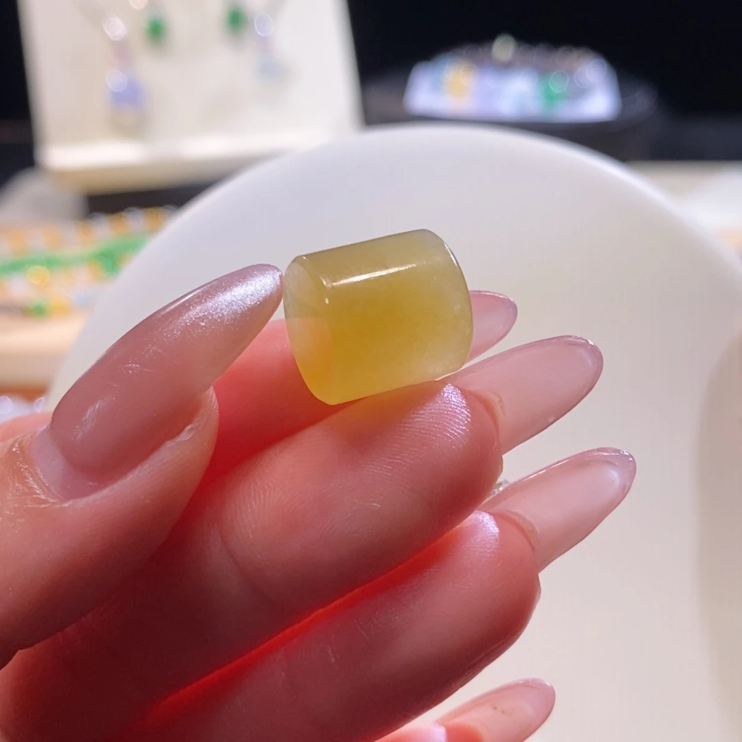 翡翠未镶嵌颈饰翡翠冰鲜黄桶珠