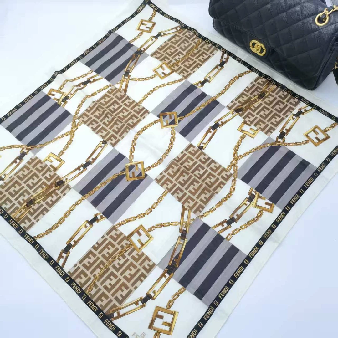 99新 FENDI/芬迪 海囤/芬迪/丝巾xh94278