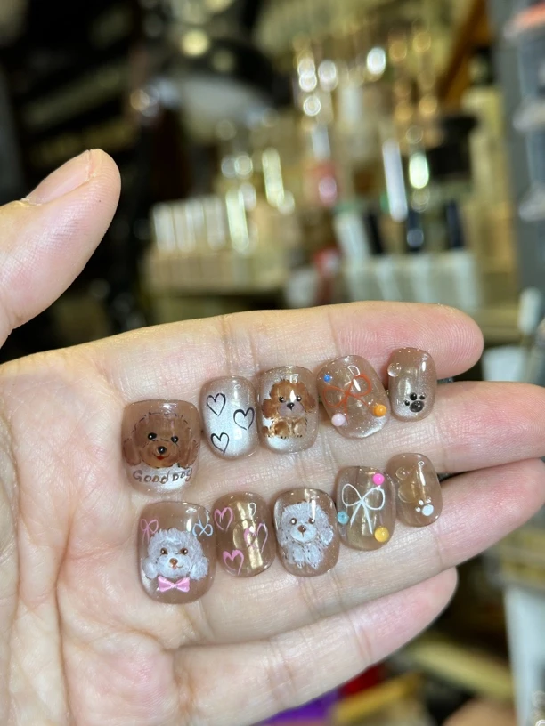 013可爱小狗涂鸦短款穿戴甲显白美甲