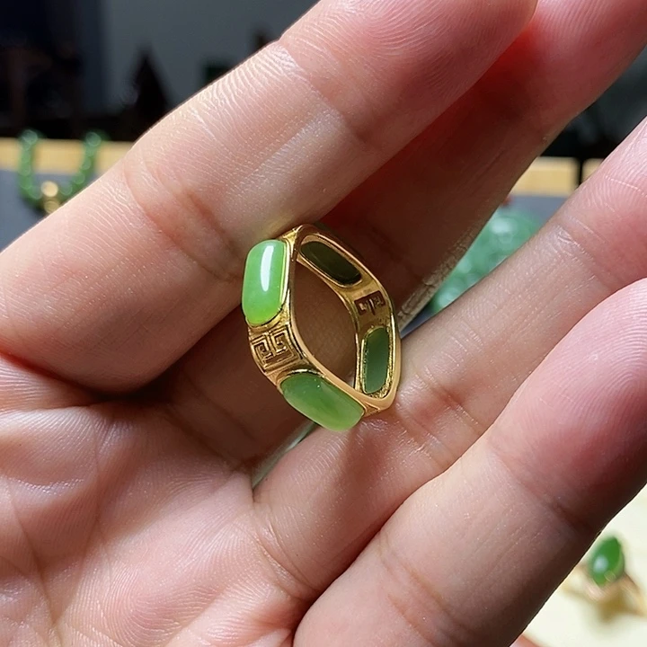 留***月和田玉（碧玉）未镶嵌颈饰