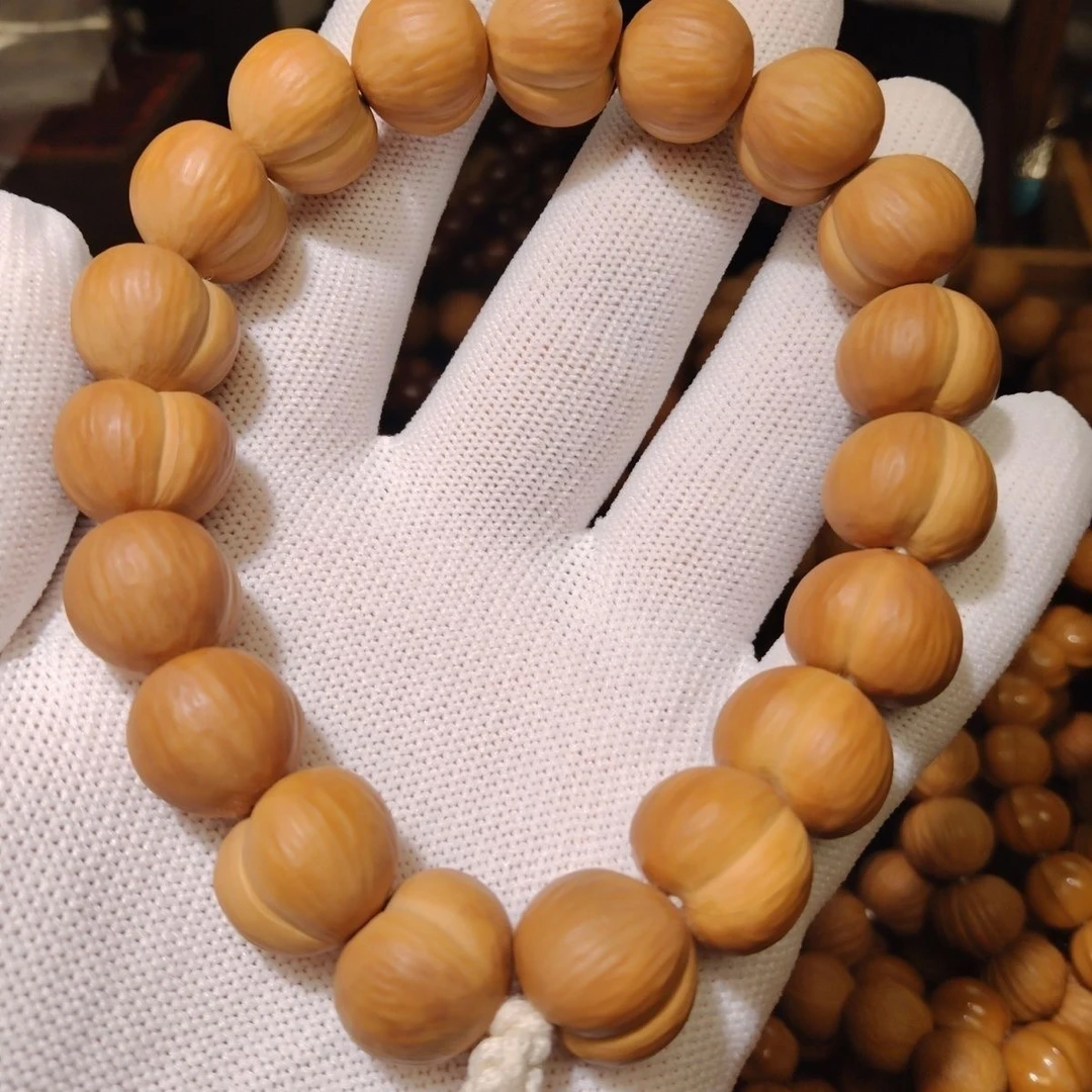 精工雕刻猴头屁桃手串,尺寸15-16,原皮原色全品