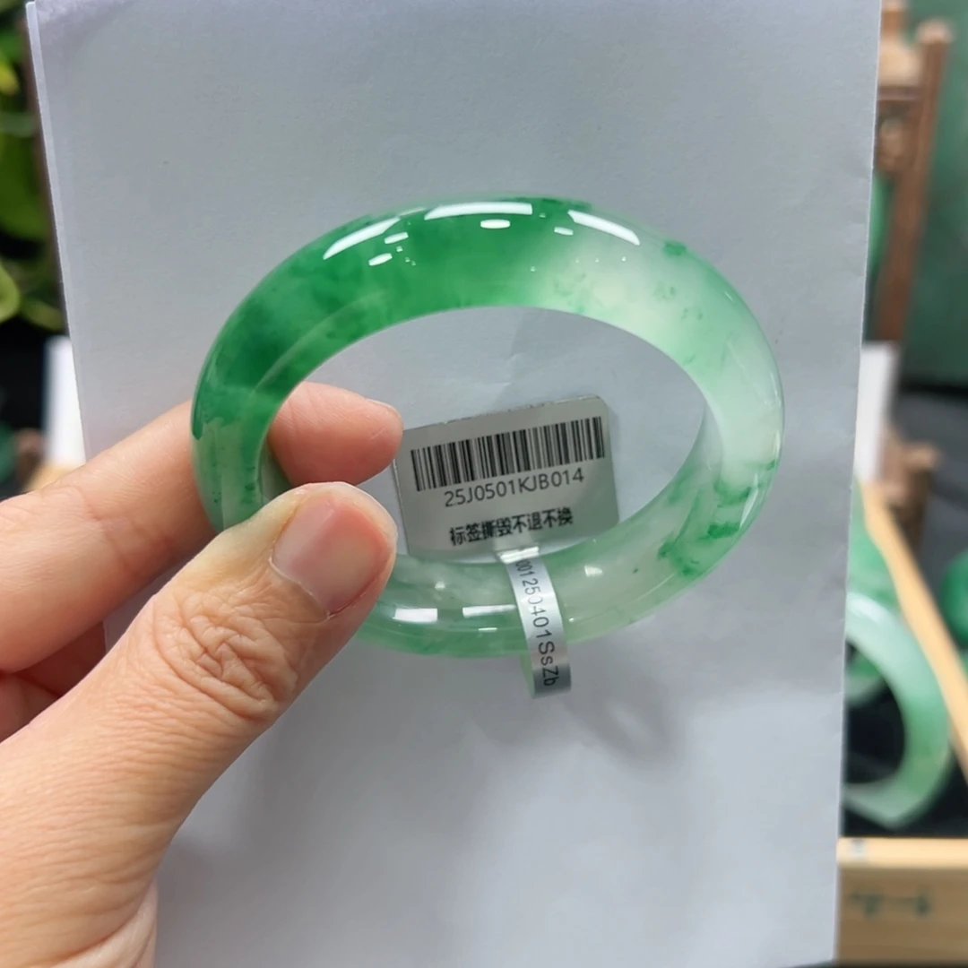 石英质玉手镯未镶嵌云****水➕佳佳54