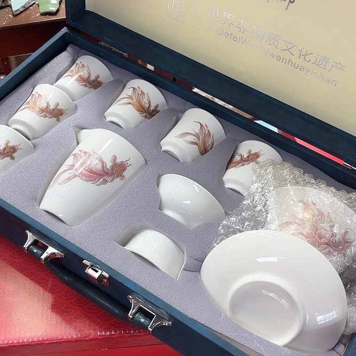 孤品茶具套装等。