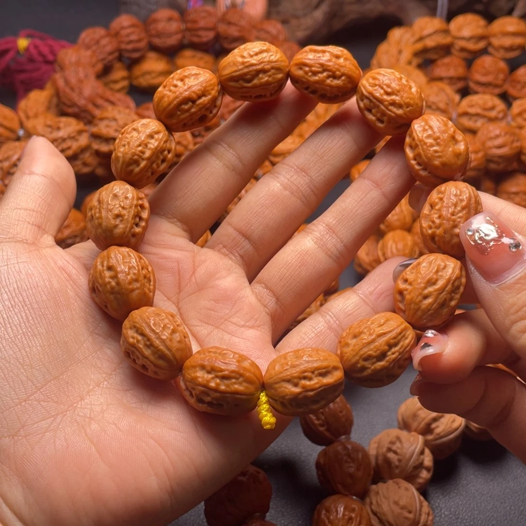 文玩核桃手串金豆子