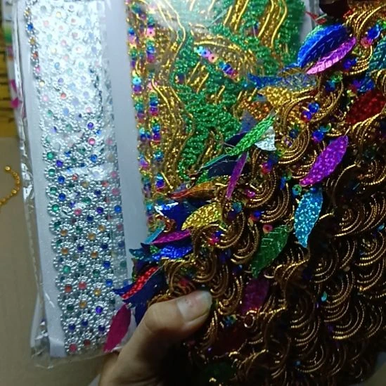 花边配饰，梅花钻排珠树叶花边