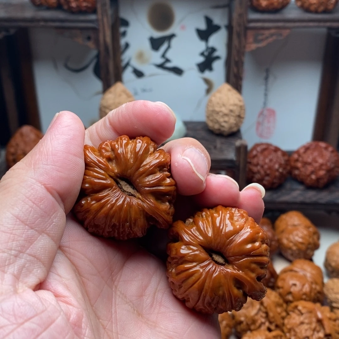 z***c文玩核桃吊坠白狮子