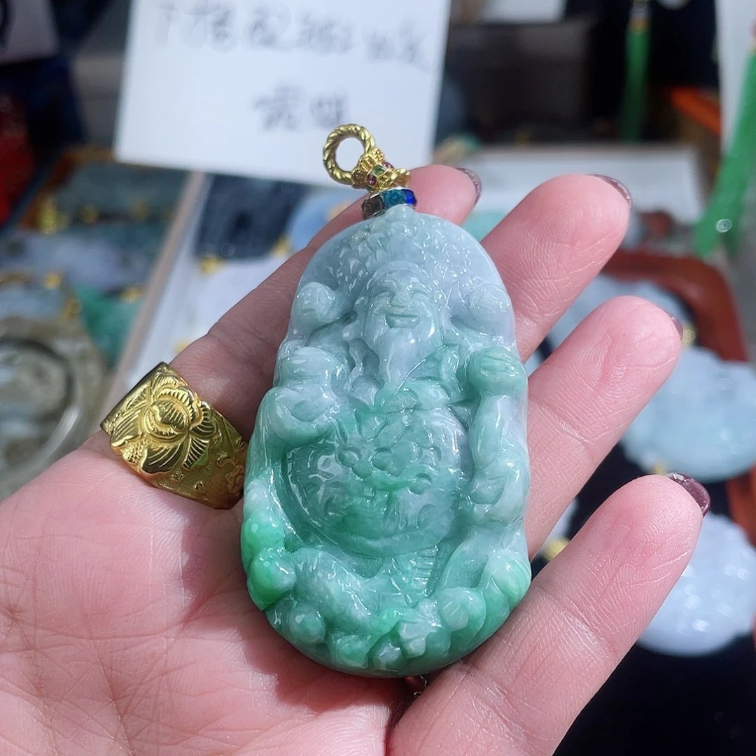 翡翠颈饰未镶嵌翡翠春彩财神