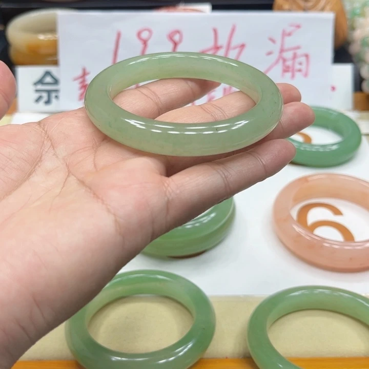 未镶嵌手镯石英质玉@*坕