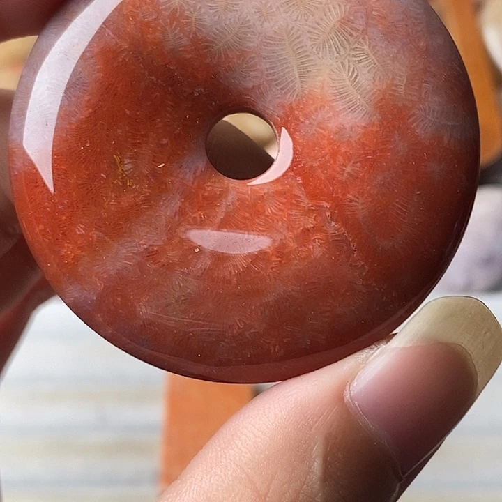 以***师硅化玉未镶嵌颈饰