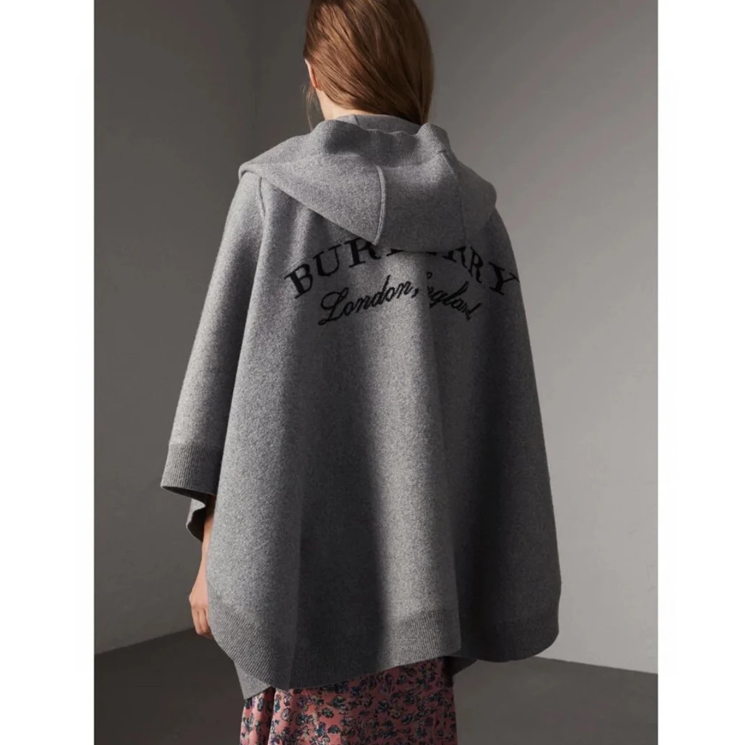 95新 BURBERRY/博柏利 CZF0474/经典款式斗篷/尺码均码