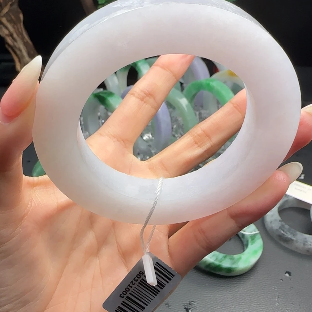 定制翡翠翡翠未镶嵌资****场