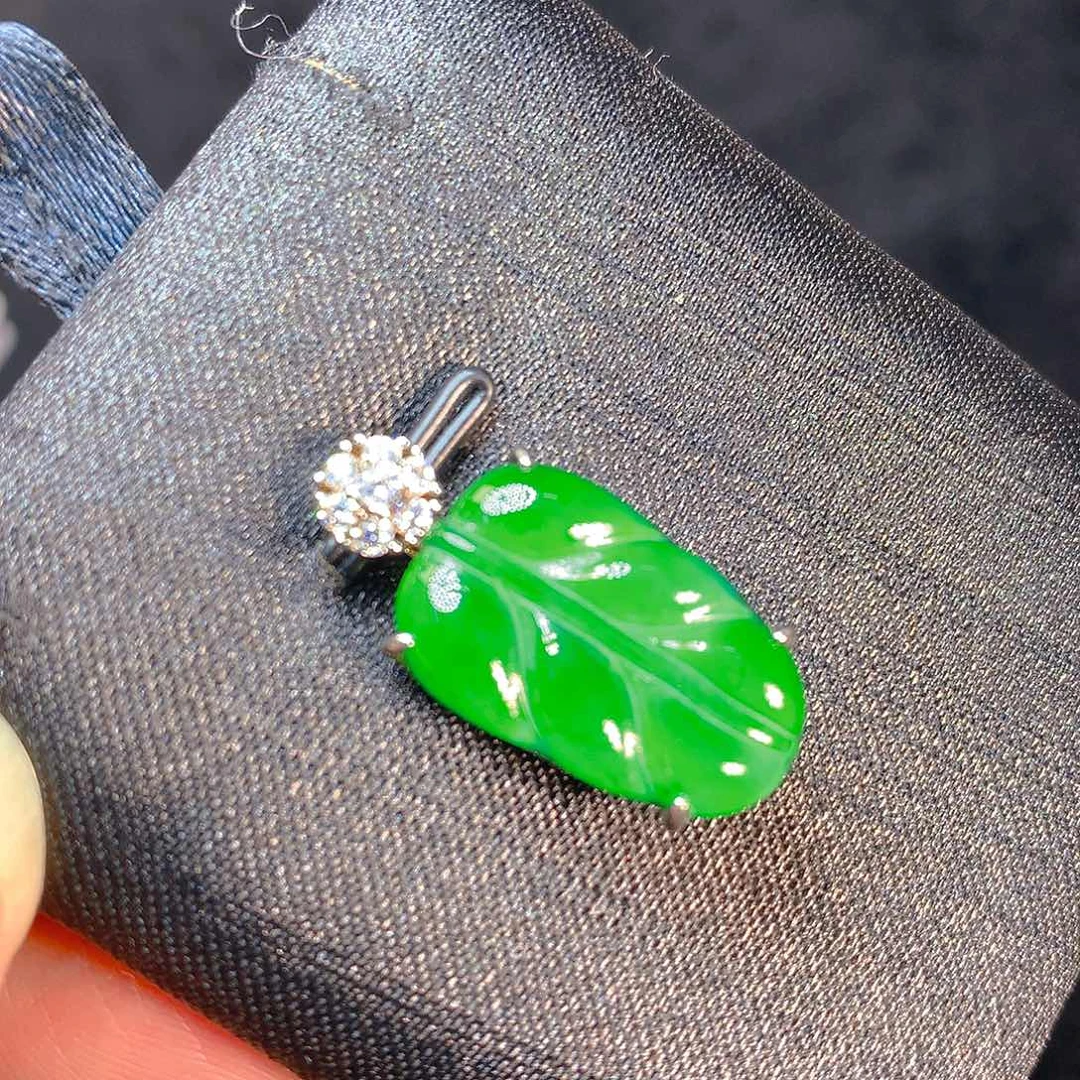 颈饰银S925镶嵌翡翠