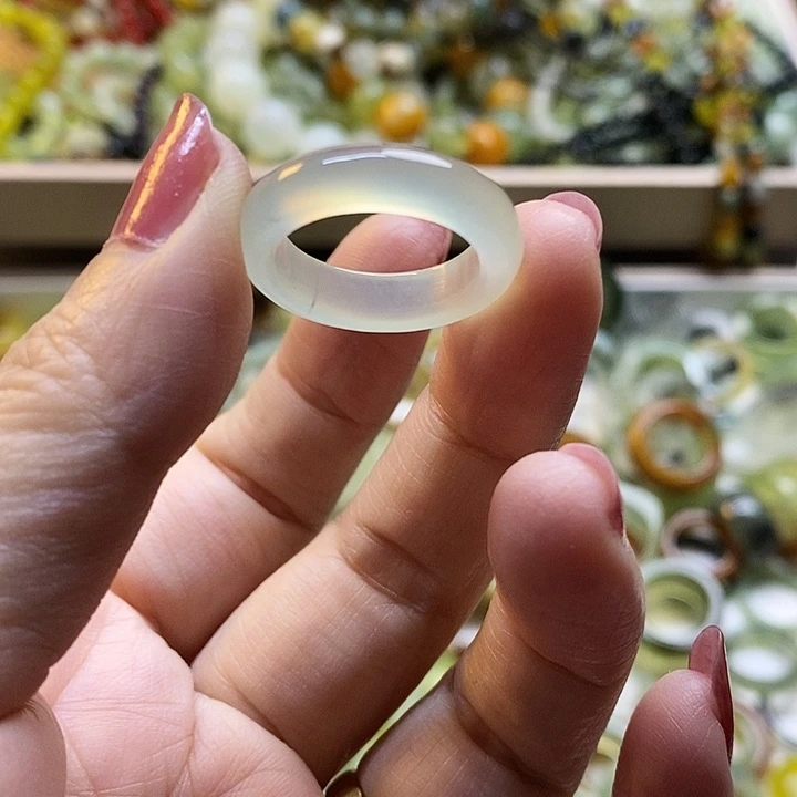 未镶嵌蛇纹石玉手镯乖*头