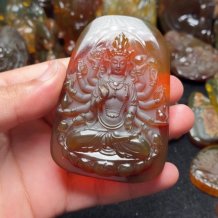 娜***讯琥珀未镶嵌颈饰千手