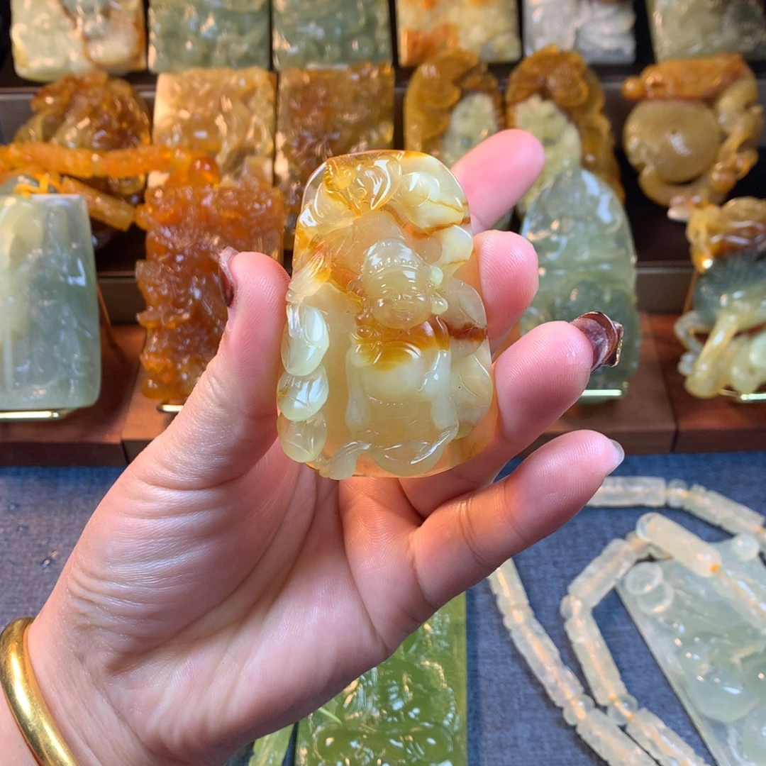 蛇纹石玉未镶嵌颈饰