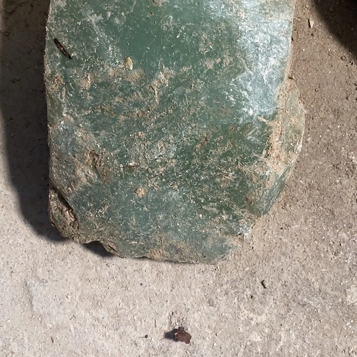 梁***畔蛇纹石玉未镶嵌天然岫玉多样性发一