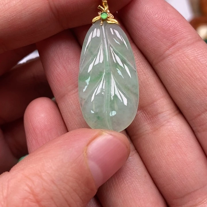 颈饰未镶嵌翡翠吊坠