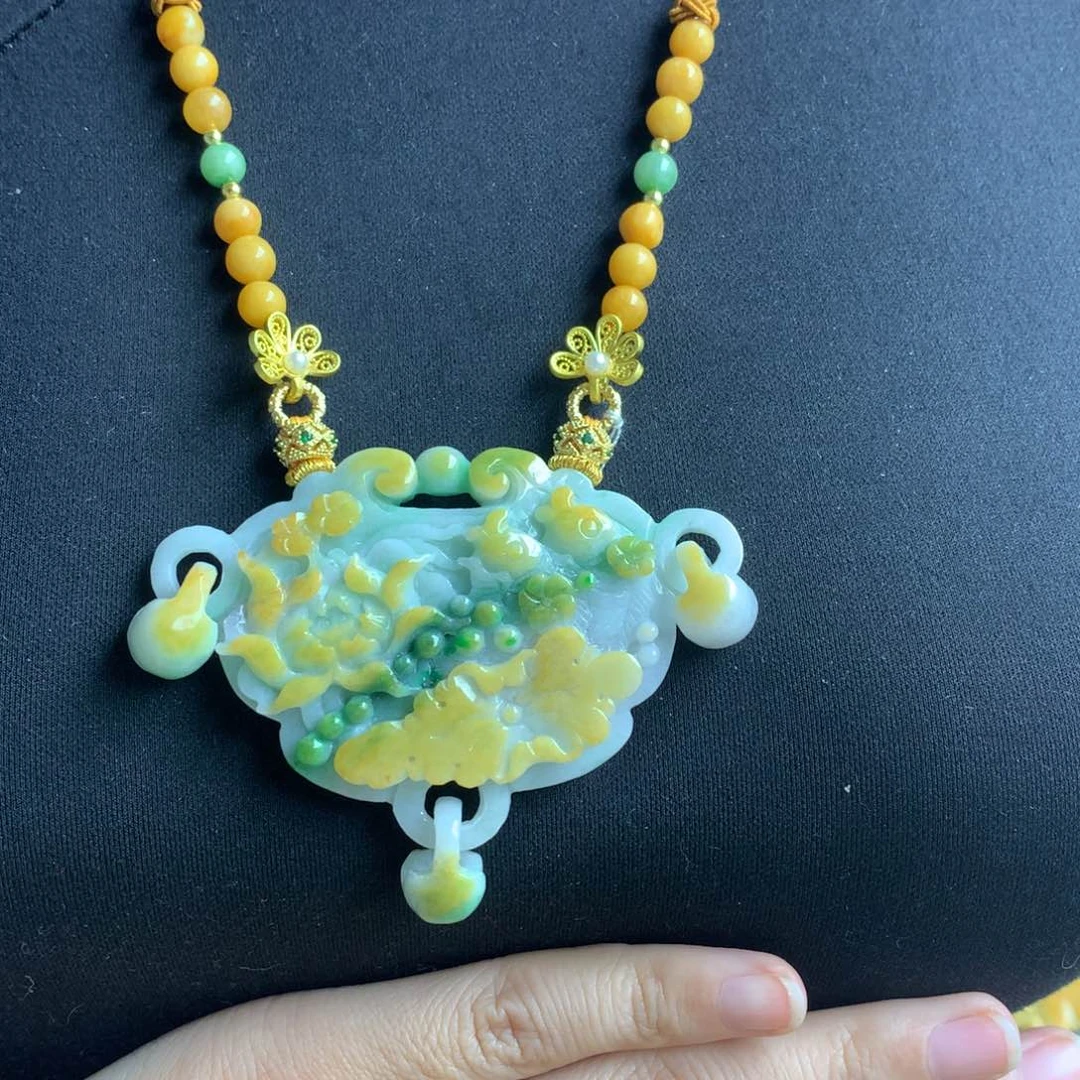 翡翠颈饰未镶嵌翡翠