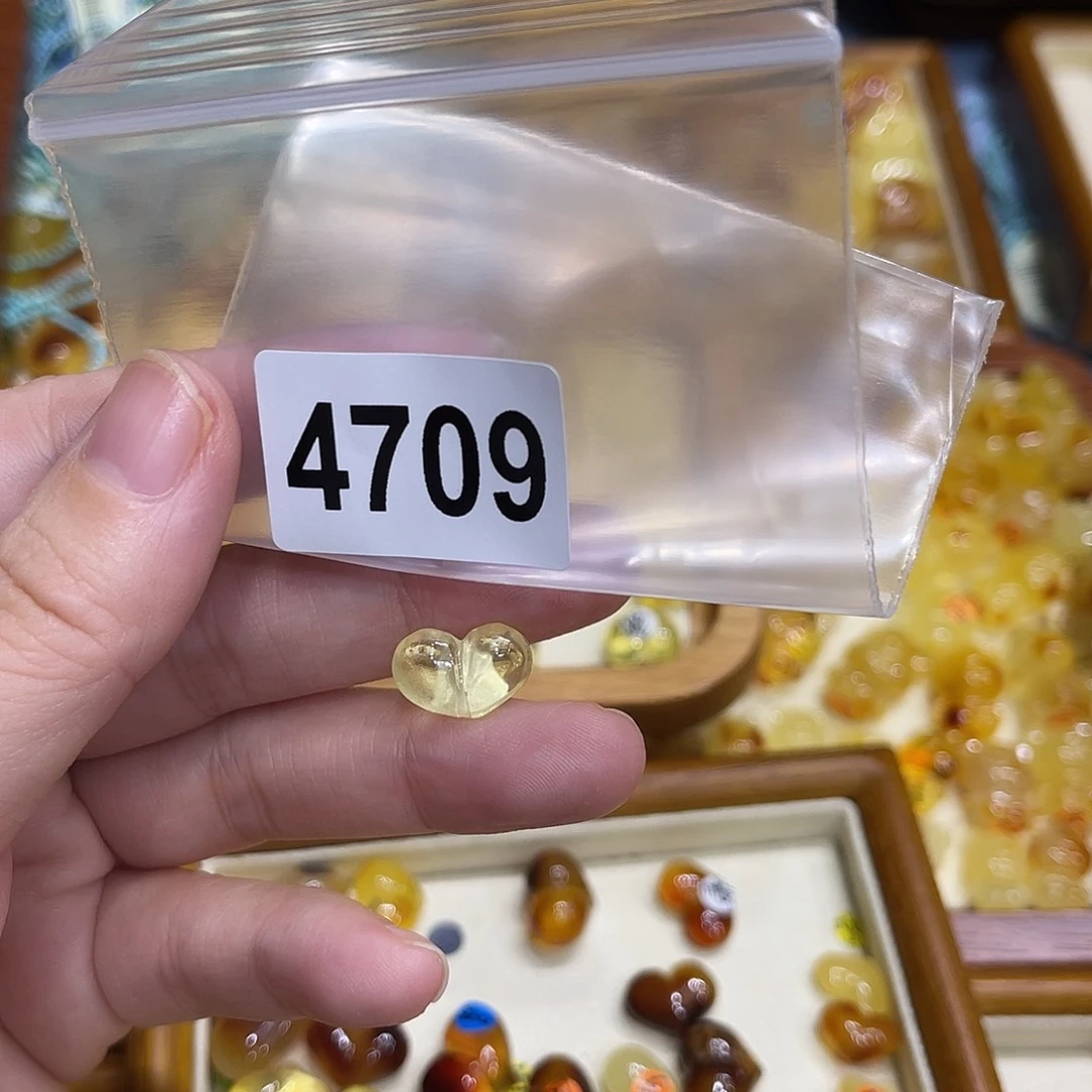 琥珀未镶嵌珠宝奇石