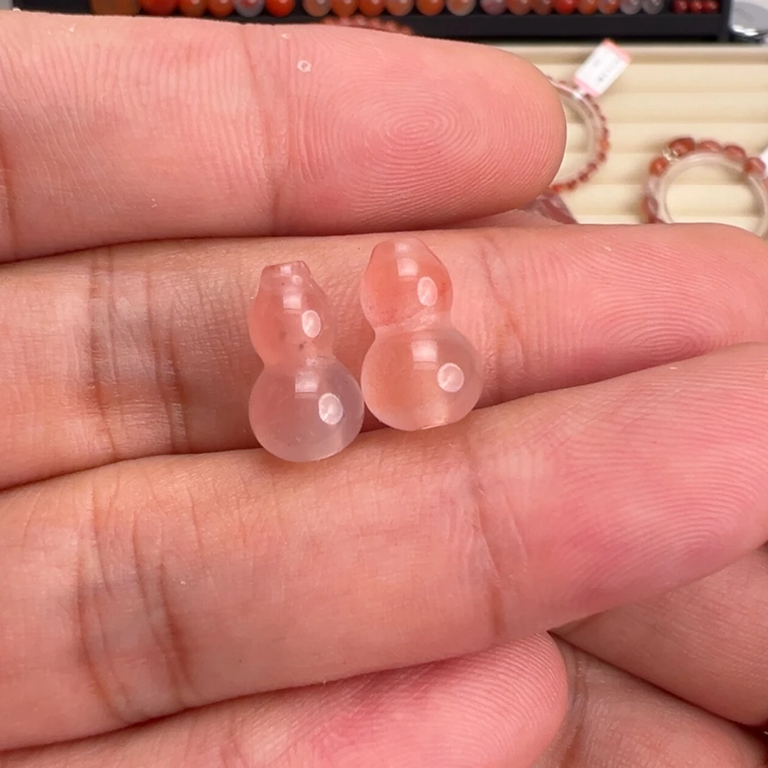 未镶嵌川料南红玛瑙一对通孔葫芦