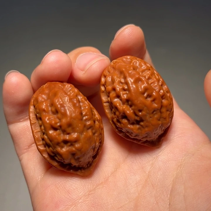 文玩核桃把件绣花鞋565