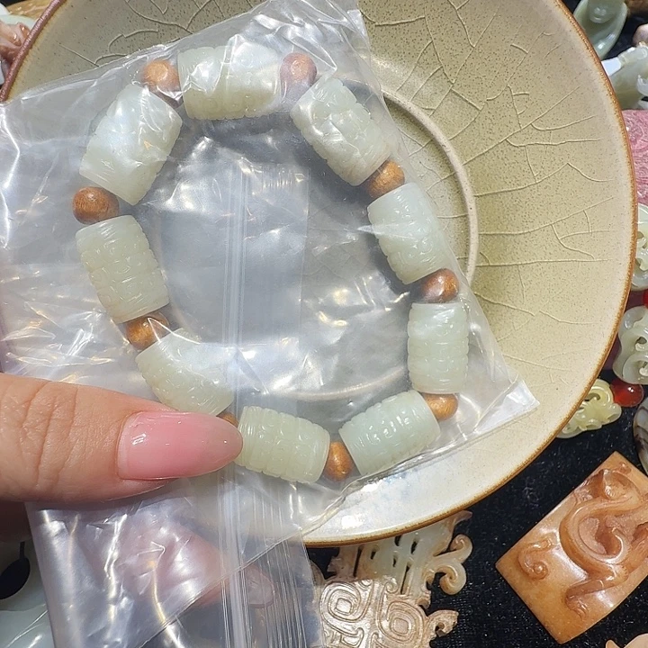 大叶紫檀（黑酸枝木类）