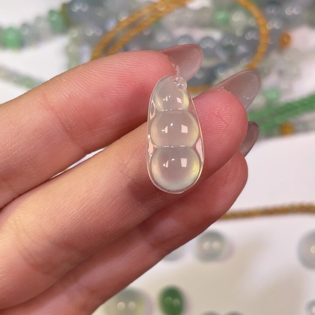 翡翠未镶嵌颈饰裸石