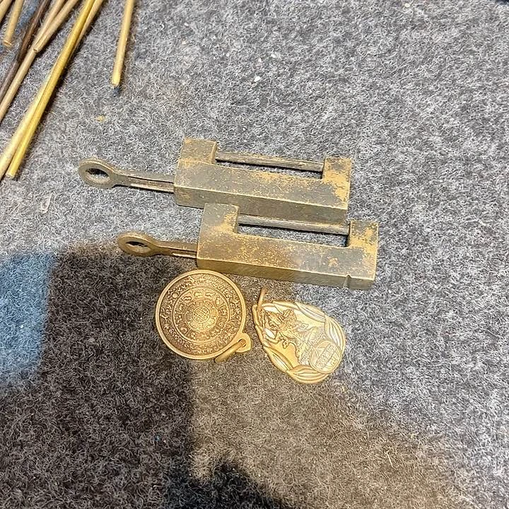 满*红黄铜摆件工艺品，